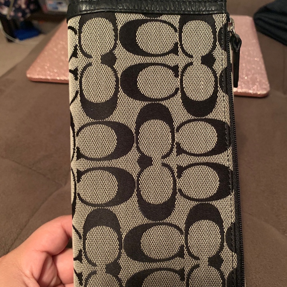 Coach wallet - Picture 2 of 6